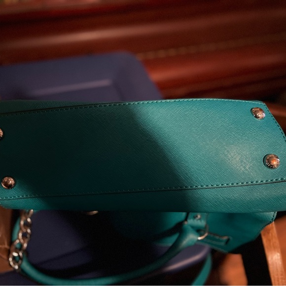 Michael Kors leather bag in excellent condition - Picture 4 of 9